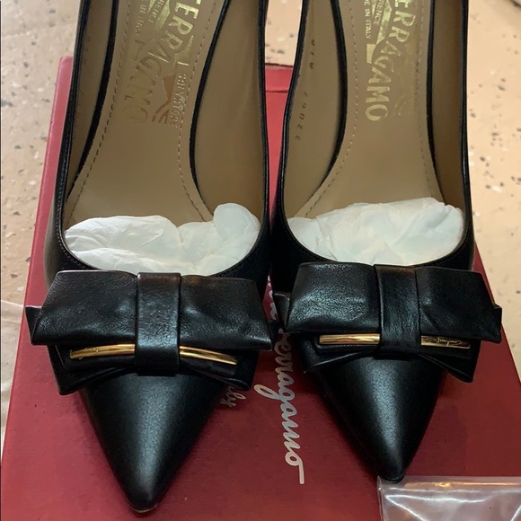 Salvatore ferragamo heels - Picture 2 of 7